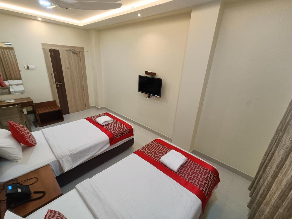 Sri Aswin Grand Hotel Nāmakkal Exterior foto